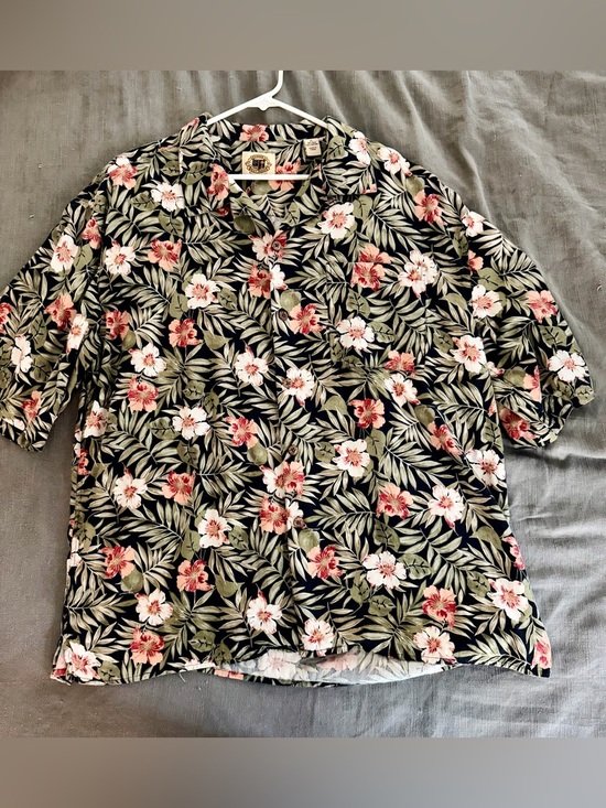 Pusser”s West Indies Other - Pusser’s XL West Indies Men”s Black Floral Hawaiian Shirt with Pink Green